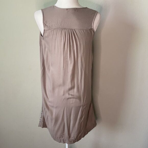 Kelly Renee Embroidered Floral Dress with Embellished Neckline Small - Picture 4 of 6